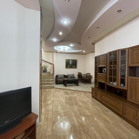 Apartment #1 In The City Center Erevan Esterno foto