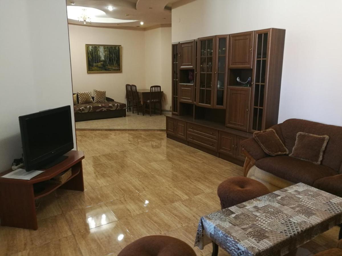 Apartment #1 In The City Center Erevan Esterno foto